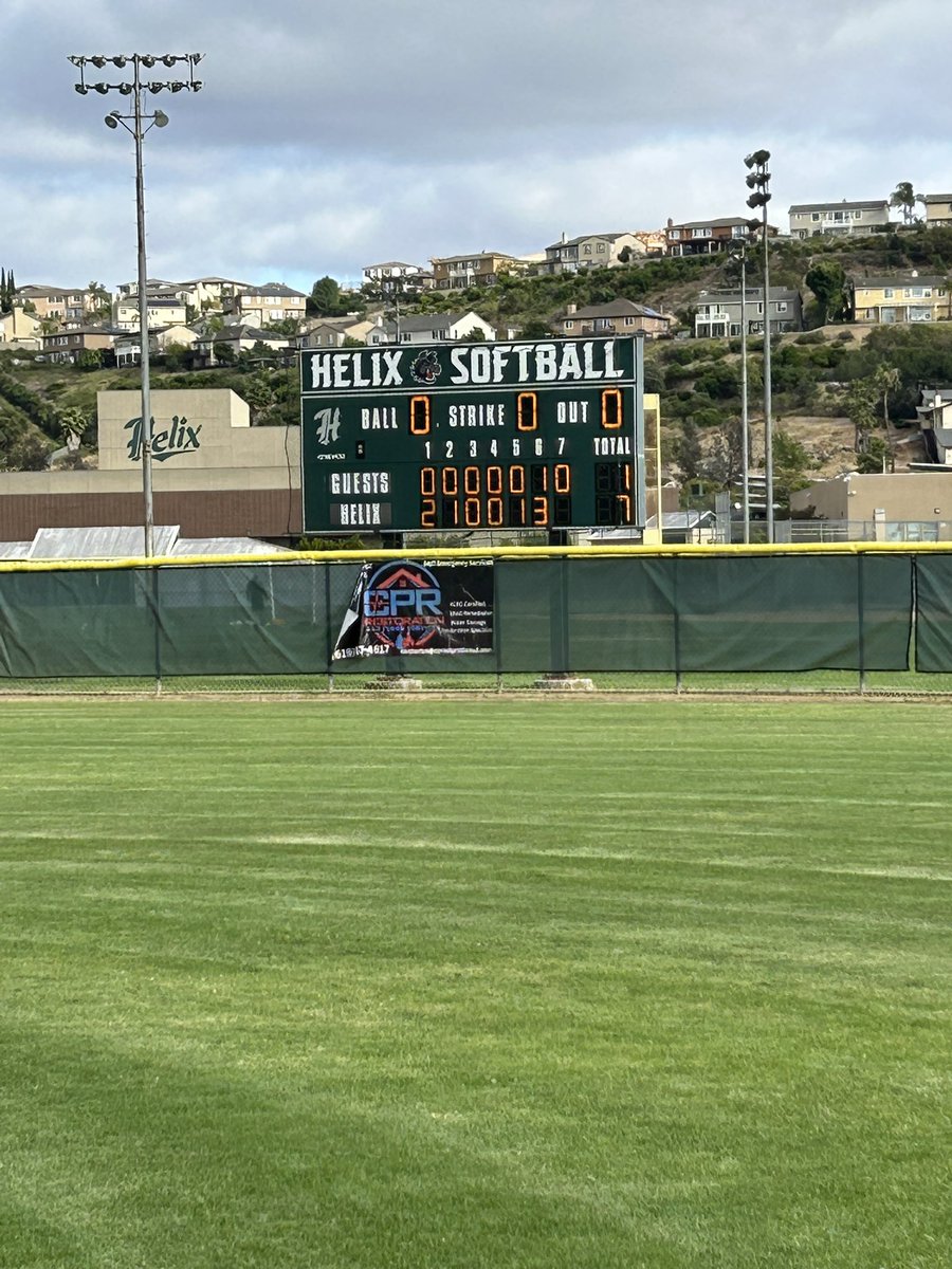 MikeMinjares's tweet photo. Helix softball advances to the D3 CIF finals with a 7-1 win over Mission Vista today. Can’t wait to play at SDSU on Thursday. https://t.co/9qEagEbPbQ