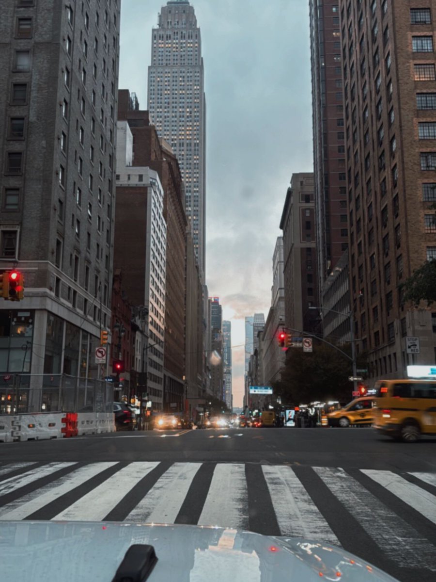MonroeRoseXO's tweet photo. Missing the gloomy 🌧️, rainy ☔ weather of New York City 🗽

#newyork #nyc #rain #gloomy #aesthetic https://t.co/sTNQIZlnfp