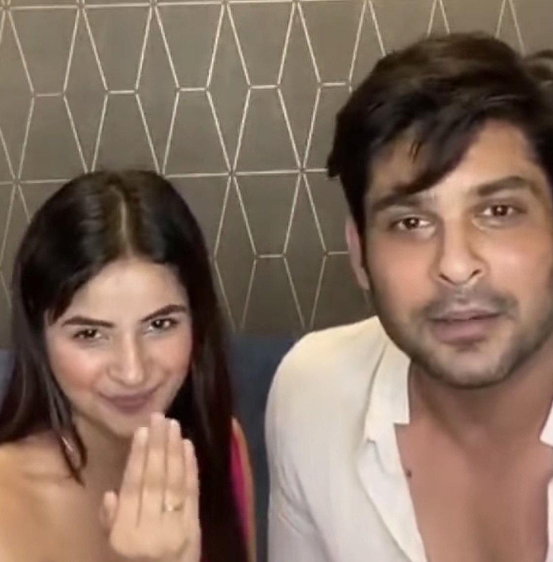 Shaheen75770899's tweet photo. Eid Mubarak to the Beautiful Fam ♥️! May this blessed day bring light, strength and endless happiness to all of us just as Sidharth and Shehnaaz brought so much joy into our lives✨🌙…
#SidharthShukla #ShehnaazGill #SidNaaz https://t.co/0LUin1cEdq