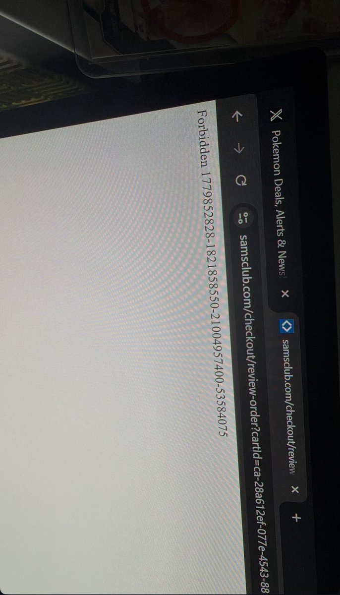 Dan24Medina's tweet photo. @PokemonDealsX Anyone else getting this? What does it mean? Happens when I press checkout everytime https://t.co/bz5VvSyv4z