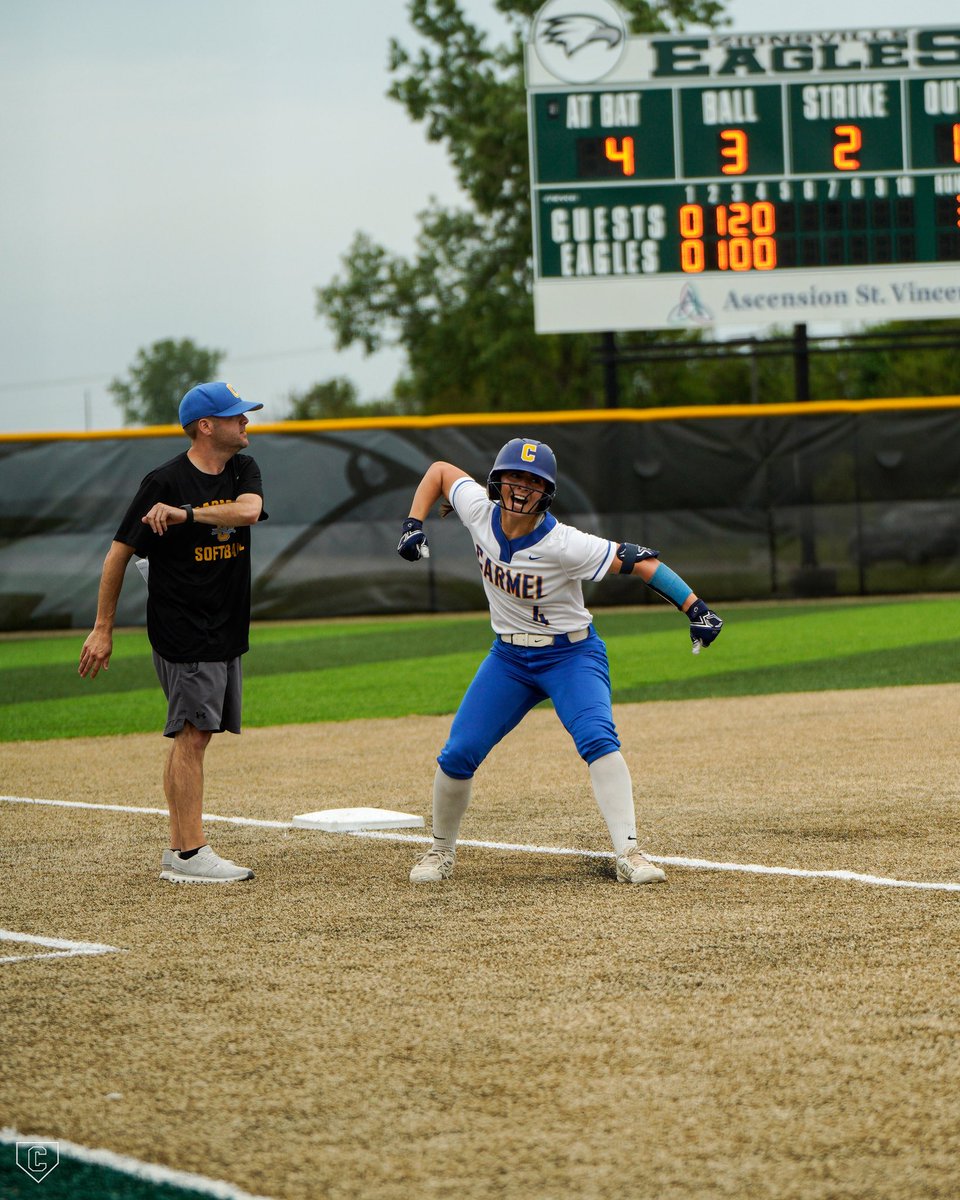 HoundsSB's tweet photo. Home run from #4 https://t.co/JWQo1VFZOy