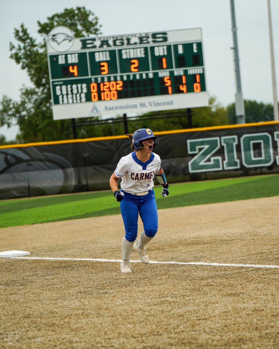 HoundsSB's tweet photo. Home run from #4 https://t.co/JWQo1VFZOy