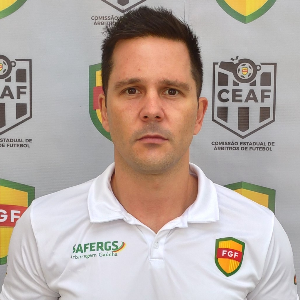 divisaodeacesso's tweet photo. Arbitragem para GE Brasil x Bagé pela 3ª rodada do Grupo B da Copa FGF:

Árbitro: Tiago Pires Staduto
Assistente 1: Lucio Beiersdorf Flor
Assistente 2: Renan Gayeski Ramos
Quarto árbitro: Luiz Ricardo Geroldi(sem foto)