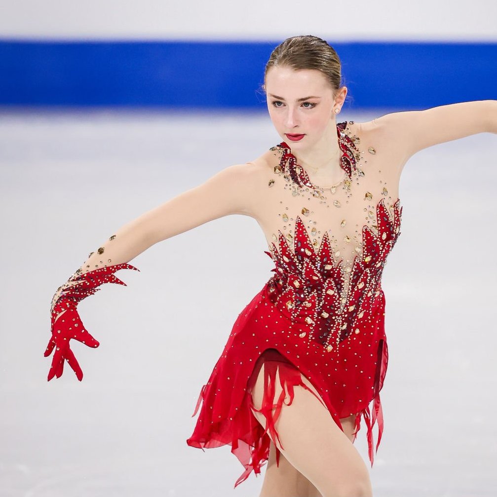 DailyFSCostumes's tweet photo. Sarah Everhardt — The Firebird 
#fstwt https://t.co/5nIy7NOt3x