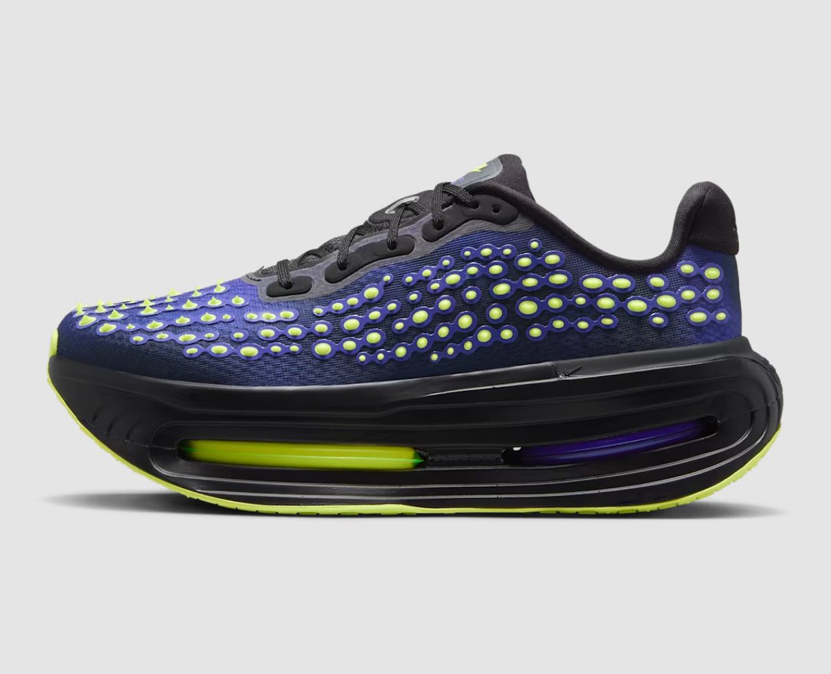 SOLELINKS's tweet photo. Ad: Nike Vomero Premium 'Black and Rush Violet' dropped via Lee Baron => https://t.co/MGJDcyg631

Small sizes left on SNKRS 
=> https://t.co/kwzhrsNC0j https://t.co/0Fi1k7eqHn