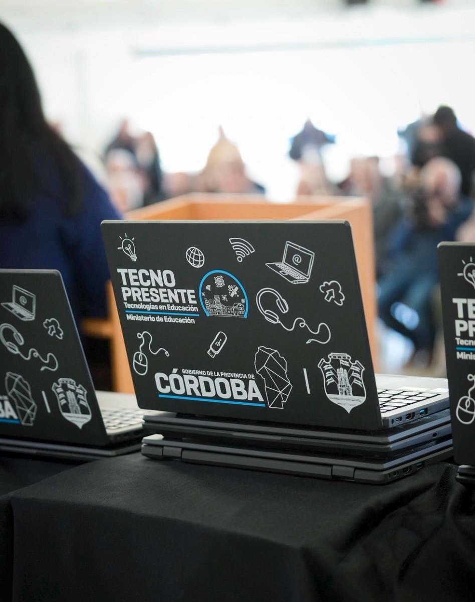 MartinLlaryora's tweet photo. No podemos permitir que ninguna generación quede rezagada por falta de acceso a la tecnología y al conocimiento. Por eso, aun en un contexto complejo, seguimos sosteniendo e incrementando la inversión en educación.

Vamos a continuar llevando más educación, más tecnología y más oportunidades a cada rincón de nuestra provincia, garantizando que cada vez más cordobeses puedan acceder a estudios universitarios públicos y de calidad.

#HacerParaCrecer