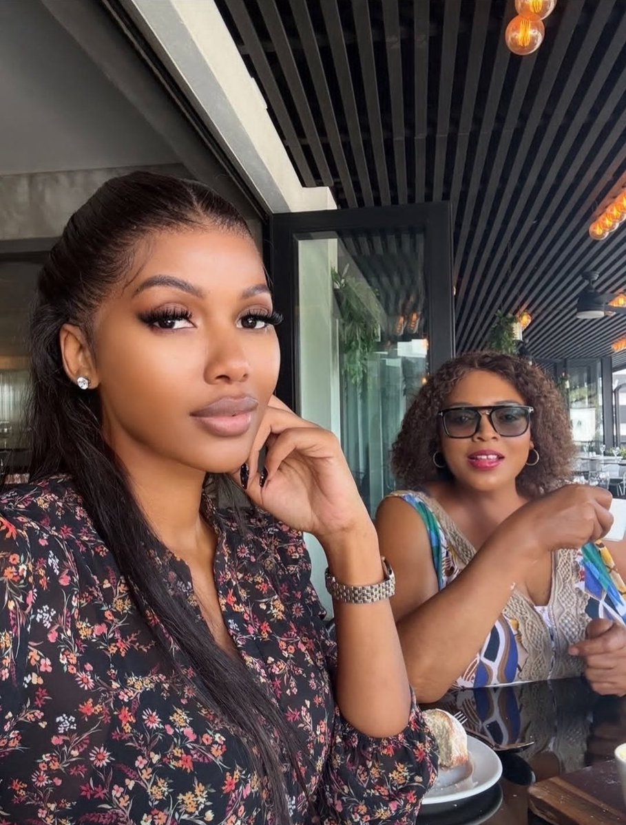 Palesa Helen tweet media