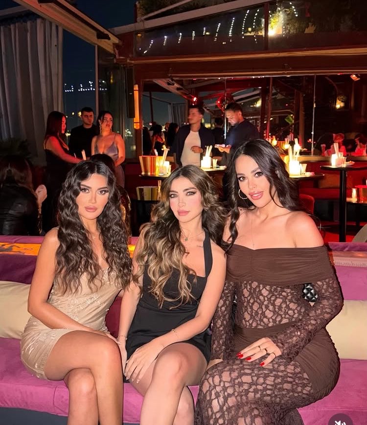 sunxgossip's tweet photo. خربتو الجو علينا بليز خرا على كل الي تذكرونهم 
خلي موضوعنا يضل عن هالكيكات https://t.co/9LxH23z5eq