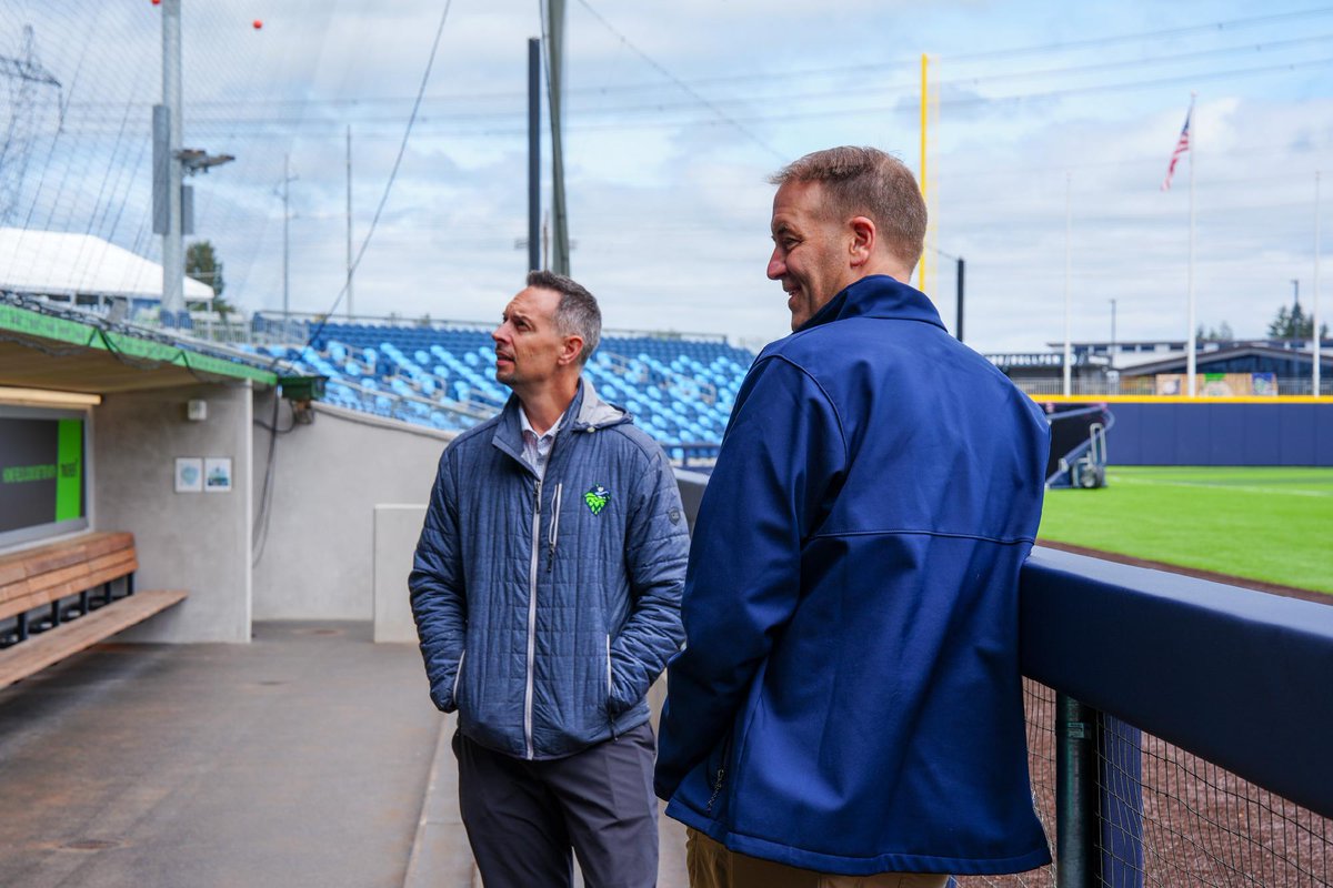 ORSecretaryRead's tweet photo. Thank you to @HillsboroHops President and GM K.L. Wombacher for the tour of the stadium and talking inside baseball. Oregon, you have to see this breathtaking park if you haven't already. Come for the baseball, but stay for the family-friendly, world-call amenities! https://t.co/7m9w2N19hZ