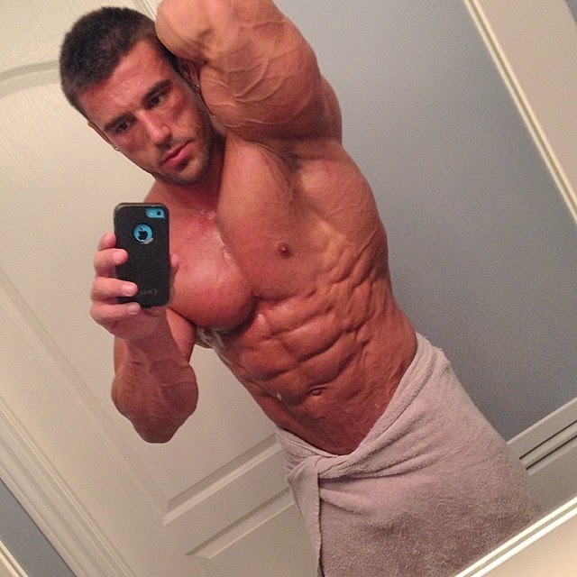 hulkygods's tweet photo. A beleza e a perfeição de Johnny Doull me fascinam. Venero muito esse deus! 💪💪🔥🔥 https://t.co/r6aaFpku78