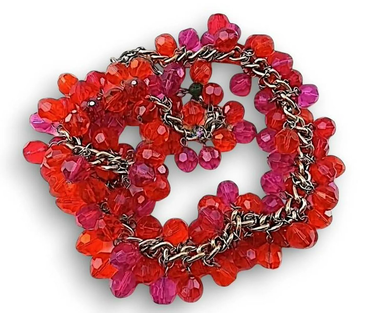 renaissancefai's tweet photo. Vintage Red Pink Lucite Bead Necklace: Chain Linked Cha Cha Cluster
https://t.co/cYYEZGlg5V?
#necklace #vintage #chacha #red #pink #fuchsia #Lucite #faceted #beads #festive #colorful #fun #dangles #chainLinked #disco #cluster #partyTime https://t.co/Swxkh6wqmX