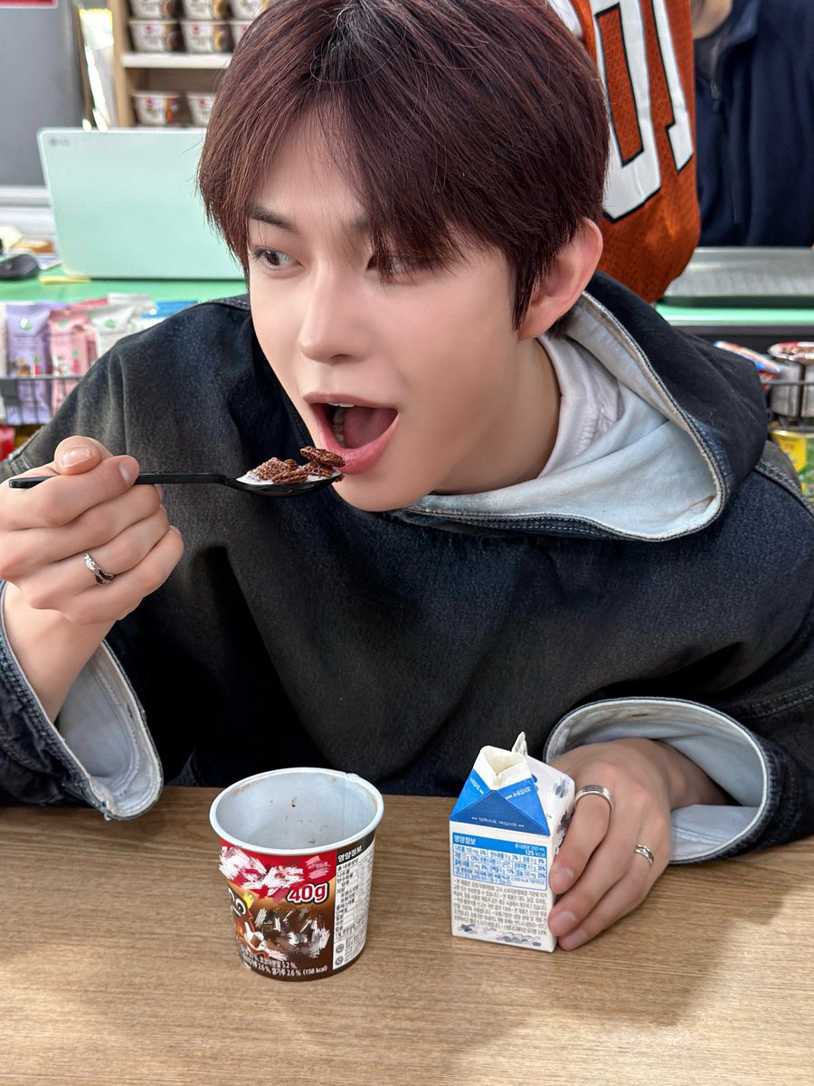 듀유.. tweet media