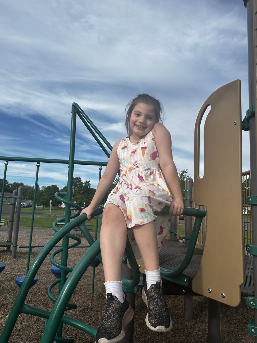JustifiablyJenn's tweet photo. evening park sesh, yes please ☀️ https://t.co/Vc3lodnpr1