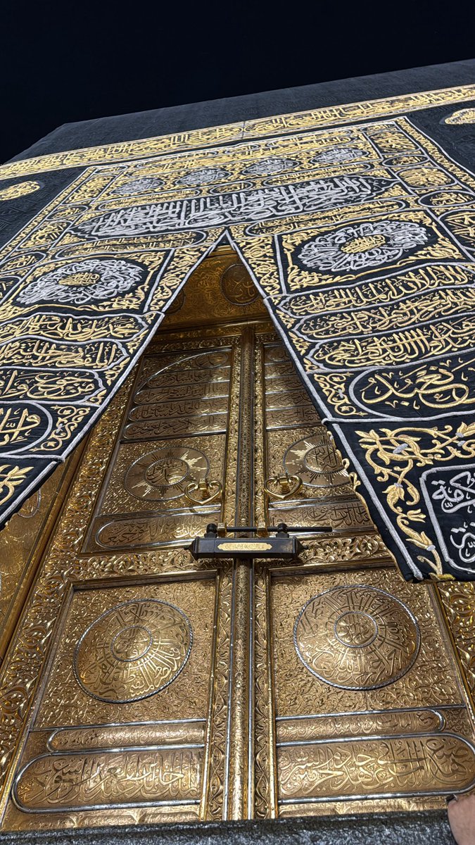 salsnd4's tweet photo. يناس اعتمرت والكعبه فاضيه🥹🥹🥹❣️ https://t.co/5OKjOjz7M9
