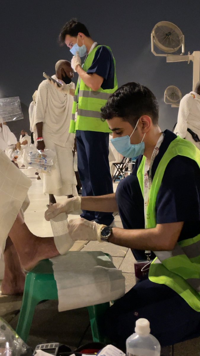 f_fd16's tweet photo. مزدلفة 📍

#بهمة_سرينا18
#البرنامج_الصحي_التطوعي_بالحج
#مزدلفة 
#حج_1447هـ https://t.co/Xe7NZYMgsR
