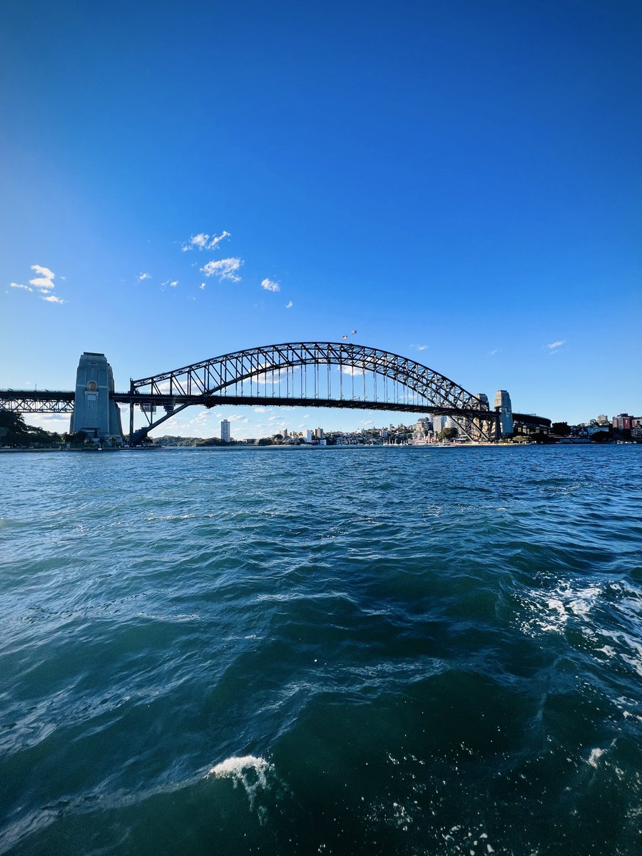 battur's tweet photo. @Sydney_Uni the Coathanger https://t.co/OomEuAKnFl