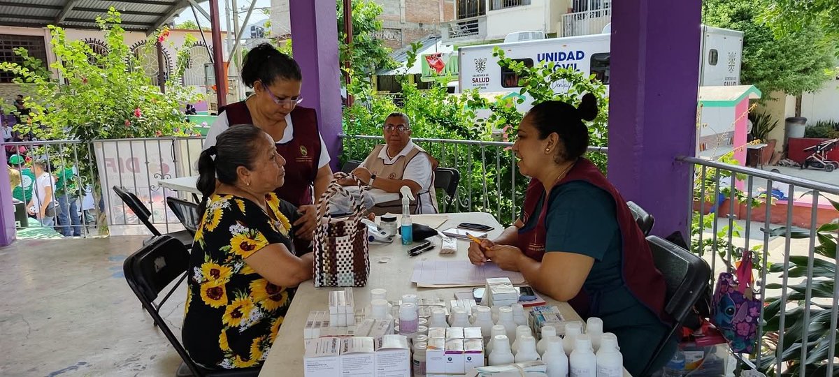 DIFAcapulco's tweet photo. Hoy acudimos al arranque de la Semana Nacional de Salud Pública que encabezó la presidenta municipal, Abelina López Rodríguez, en la localidad de Xaltianguis, para trabajar en la prevención y atención de enfermedades. https://t.co/ssK4fGWX2y