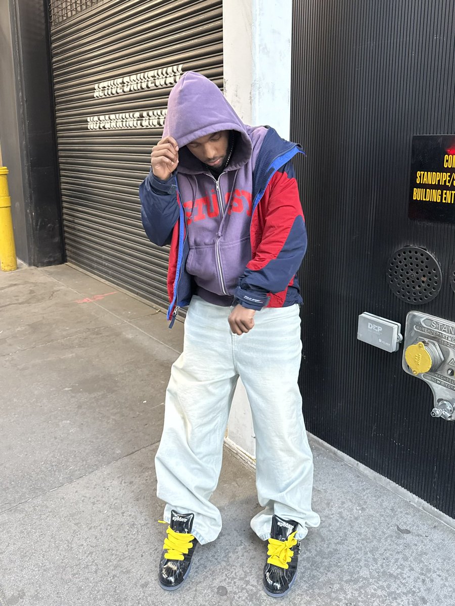 deeincarnated's tweet photo. Sp5der on feet 🕷️ https://t.co/zh4gffAg5g