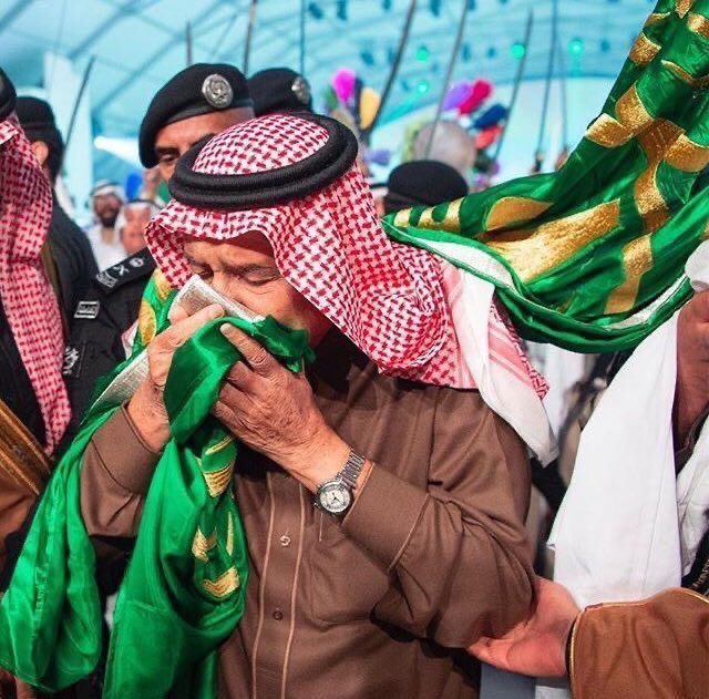balbl9's tweet photo. الحمدلله على نعمه المملكة العربية السعودية# 
الحمدلله لكل شخصٍ خدم ، و لكل شخص صنع . و لكل شخصٍ له ضغينه او حسد او انتقام ، نقول انتبه المملكة خط أحمر ، المملكة باقية باقية باقية ، التواضع منكم ومنكم إلينا ، الخدمة شرف . انتم لنا ونحن لكم 🇸🇦❤️🌹 https://t.co/md9pGbIEb2