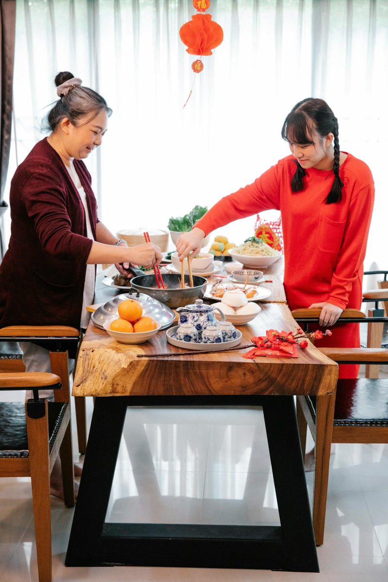 KitchenAware's tweet photo. From preparing ingredients to sharing smiles, every moment in the kitchen becomes a memory worth keeping. 🍜 🥢 
https://t.co/Zq82Ul2tgU 
#KitchenAwareness #FamilyMeals #CookingTogether #HomeCooking #KitchenMoments #FamilyTime #FoodBringsUsTogether #DinnerPrep #KitchenLove https://t.co/X1R4A9MFGS