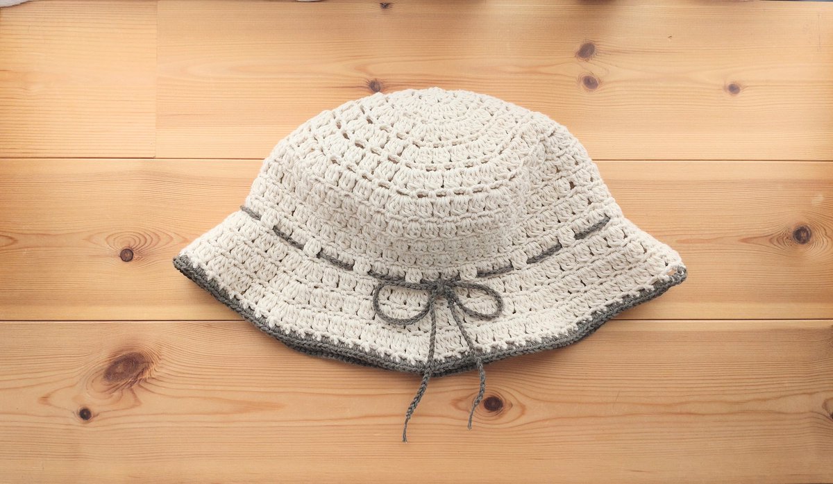 RelaxCrochet's tweet photo. 夏の帽子編みました👒
アクセントのリボンと縁編みが可愛く仕上がりました😊
クリームとブラウンの落ち着いた雰囲気でさらっと軽い被り心地。
https://t.co/QtP4MhHKpn https://t.co/5z1HyCTABw