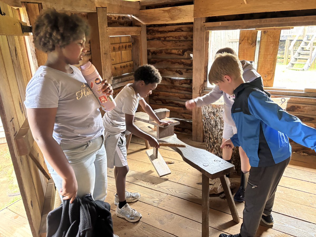 WBESbears's tweet photo. Our 4th grade students had a great time touring Fort Loudoun and learning more about its history! https://t.co/08HEkNUsRV