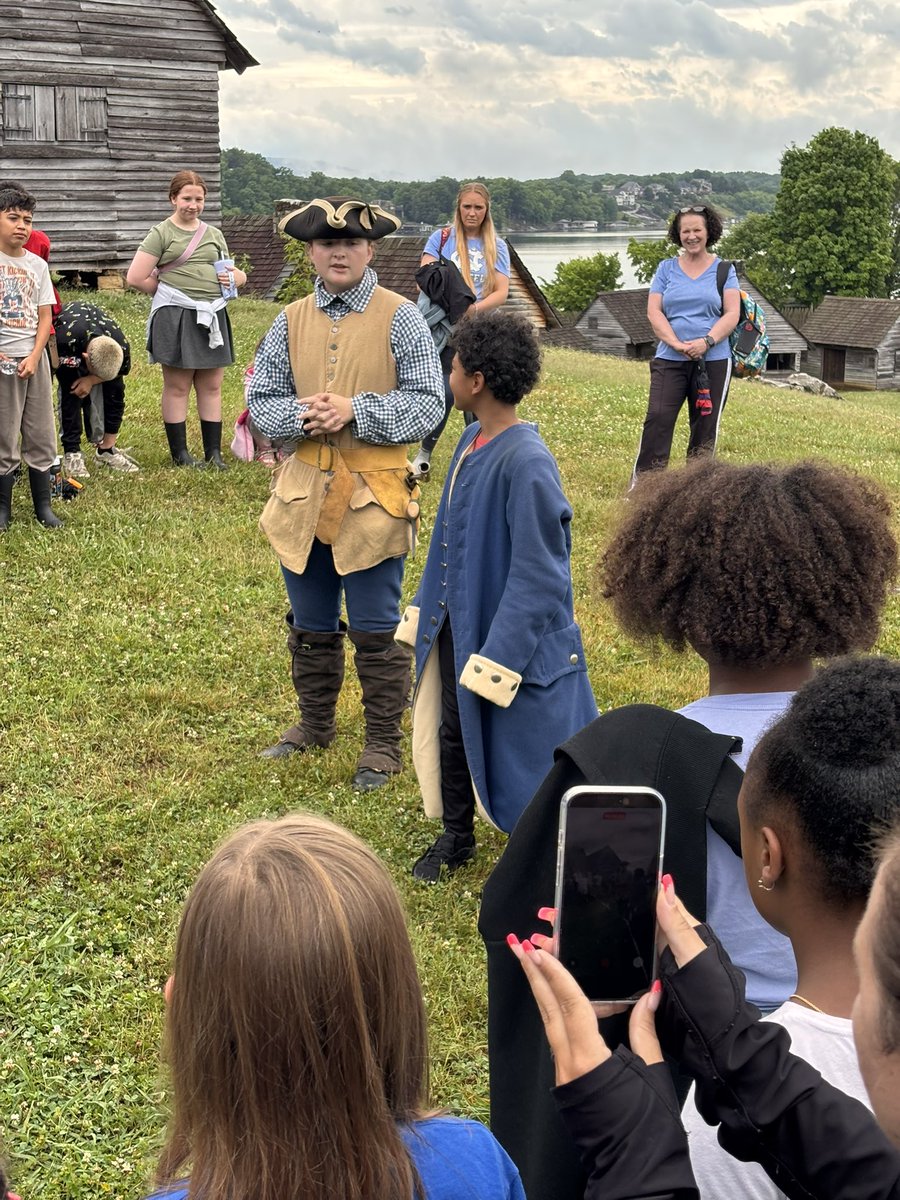 WBESbears's tweet photo. Our 4th grade students had a great time touring Fort Loudoun and learning more about its history! https://t.co/08HEkNUsRV