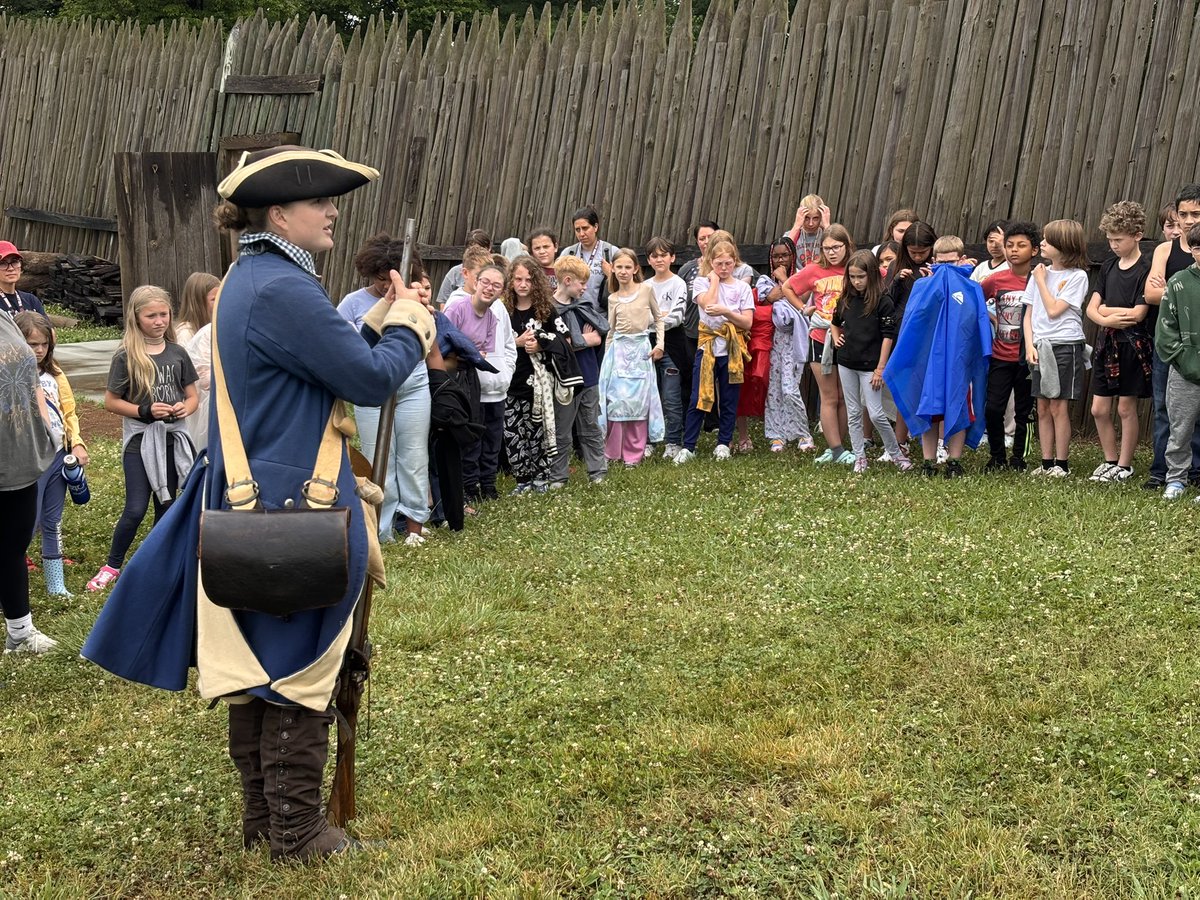 WBESbears's tweet photo. Our 4th grade students had a great time touring Fort Loudoun and learning more about its history! https://t.co/08HEkNUsRV