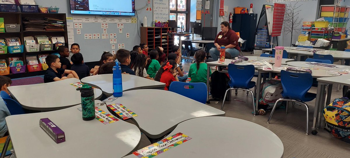 PHXNeighborhood's tweet photo. This month, we joined a local elementary school's Career and Vehicle Day! We visited nine classrooms, answering questions &amp; passing out goodie bags along the way. Interested in resources for your event? Connect with your Neighborhood Specialist: https://t.co/d0GXjjLpxP https://t.co/0uSIFV0dzT