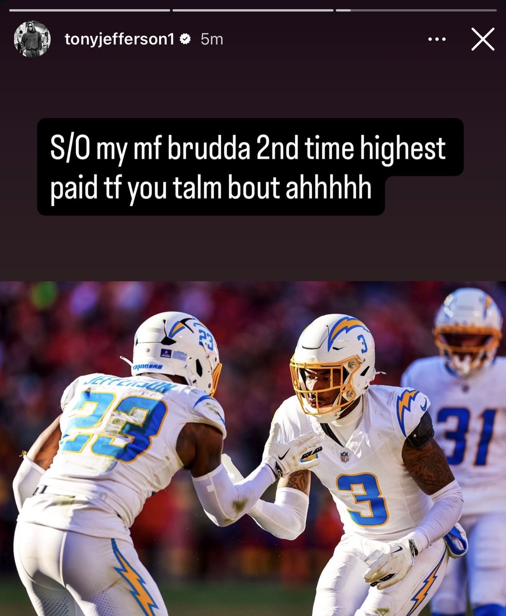 RealFRamirez's tweet photo. Chargers S Tony Jefferson congratulating his teammate Derwin James on his contract extension. https://t.co/gliOmo5wf0