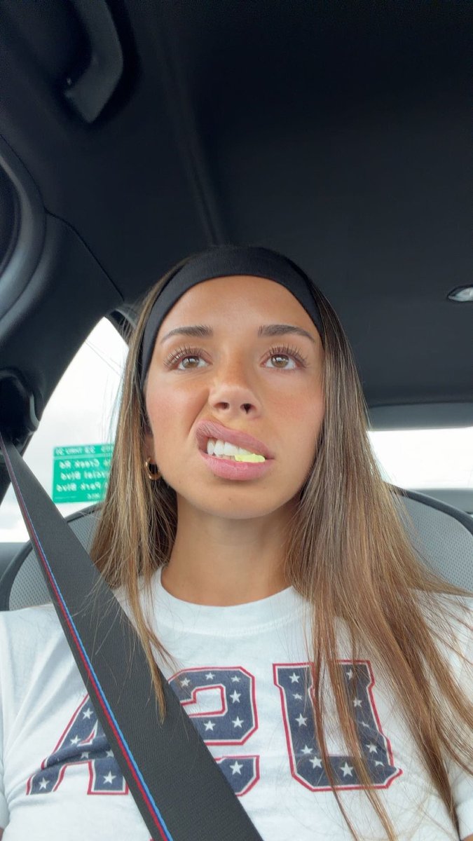 Urbully_'s tweet photo. uncs are so obsessed with this greedy brat💕🖕 https://t.co/I2BAX6JDuL