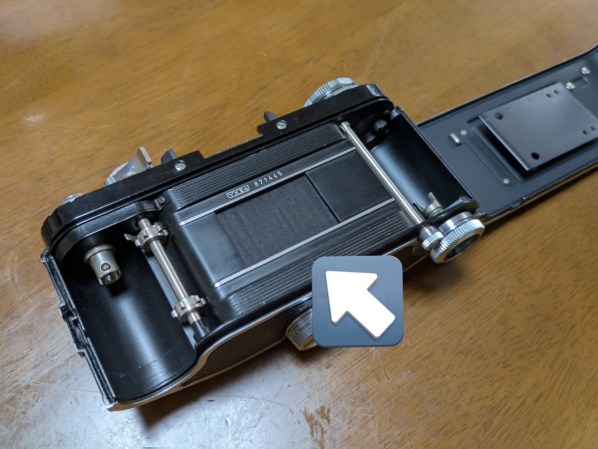 ilipics's tweet photo. EXAKTA Varex IIaのファーストロールのデータが届いたんやけど、シャッター幕が劣化してたのかめちゃくちゃメルヘンな写真が爆誕してしまった https://t.co/WNv9souAmi