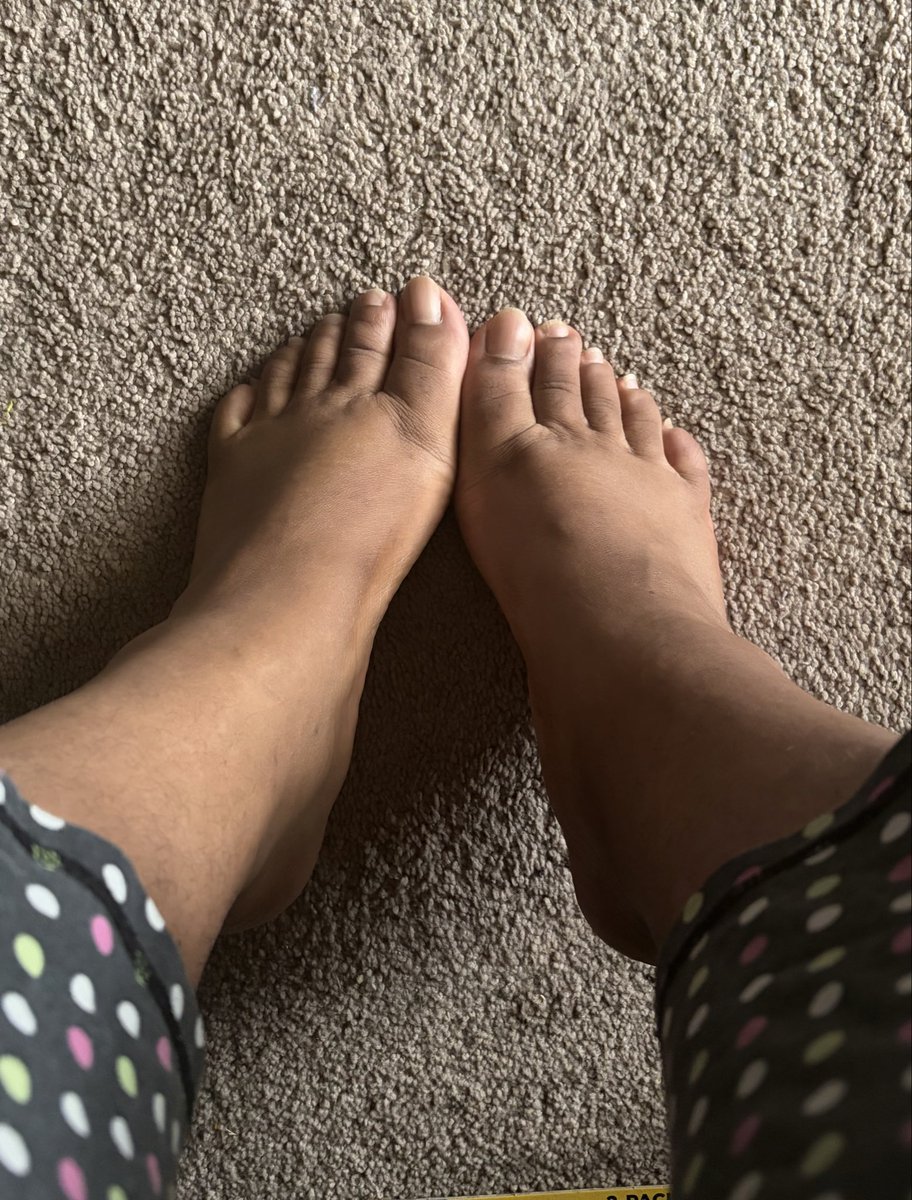 G1itterC1it's tweet photo. Are you happy see my pretty feet again?
#nsfwtwt #feetfetısh #unfeetgettable #feetworshi̇p https://t.co/R51bd0F2kr