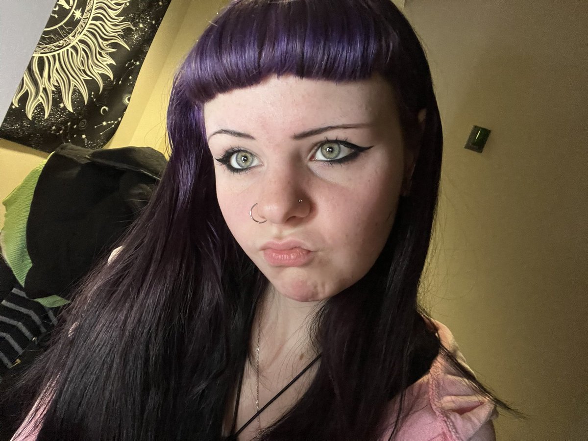 countdadula_'s tweet photo. hair since january 🤯 im highkey sick of bright hair now so i may go back to dark purple soon https://t.co/aptSheGRX5