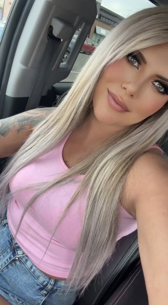 roughneckbabe's tweet photo. Am I cute enough for a date? https://t.co/dLRJl1DbxZ