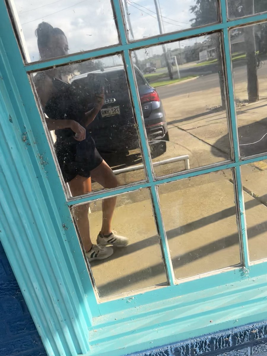 Riflemanscreed2's tweet photo. Made it to the gym… 
Worked arms 💪🏽💪🏽and back… https://t.co/z7lVsgfsMq