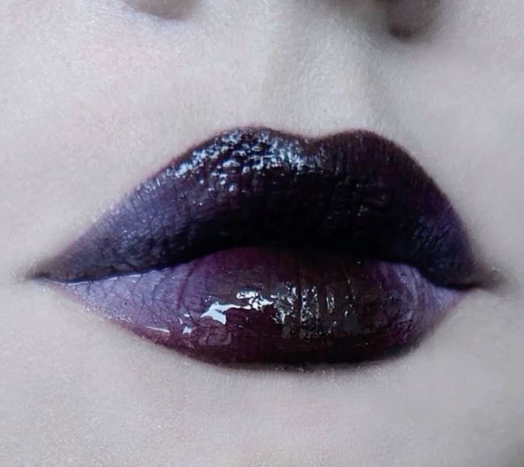 violettweets_'s tweet photo. dark or light violet? https://t.co/FYoaKgcRXi