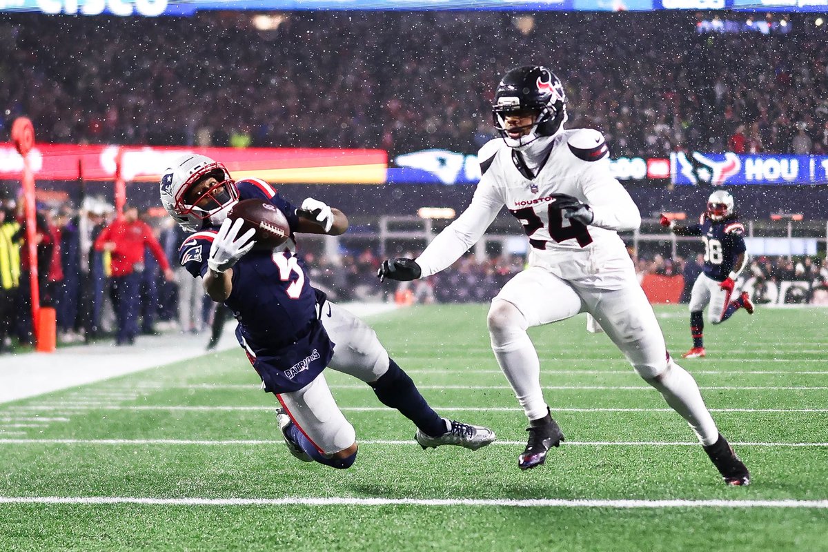 Savageboston's tweet photo. Listen i understand the Patriots cupcake schedule narrative, especially against Jarret Stidham, but you can’t pretend people weren’t hyping up the Texans defense like they were the 85 Bears.  

People pretending like Drake Maye didn’t have 3 touchdowns with a 100 passer rating.  

Come on.
