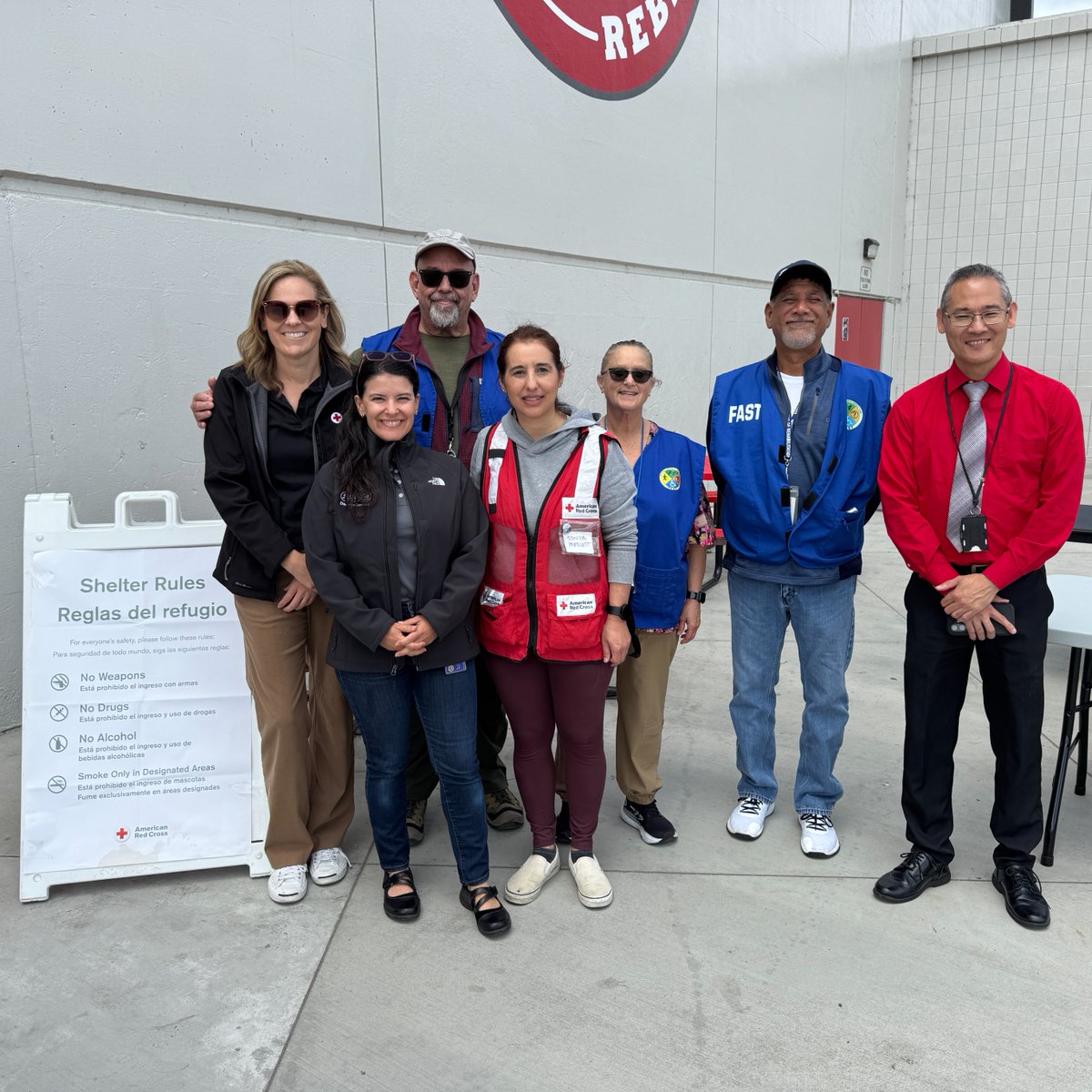 CaliforniaDSS's tweet photo. CDSS Director Troia met with emergency teams to offer support to those impacted by the Garden Grove hazmat incident. Functional Assessment Service Team volunteers are working in partnership with @RedCross and @OrangeCountySSA. Access resources: https://t.co/2O6ma4cgfs https://t.co/lUfIiwWRT1