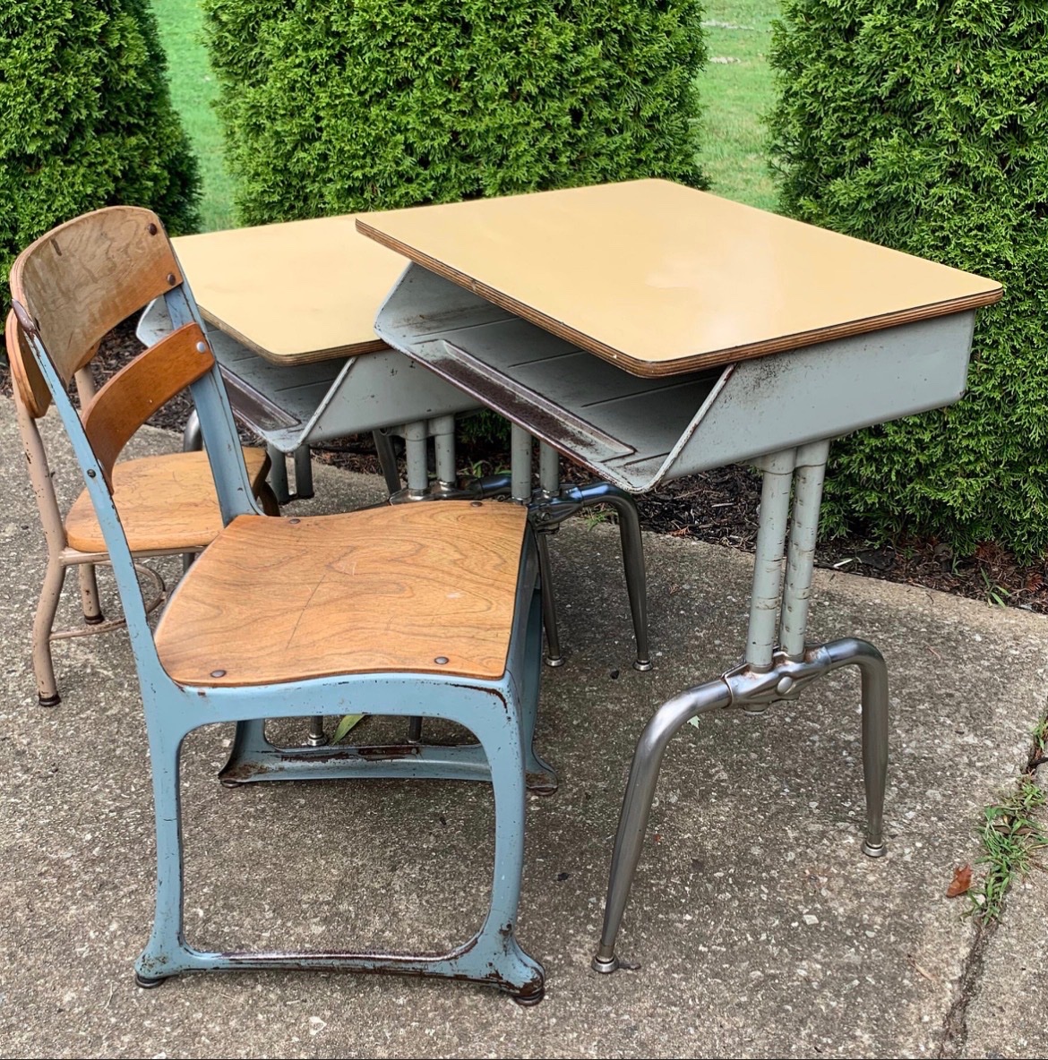 Oceanbreeze473's tweet photo. For sale: tornado, earthquake, nuclear bomb shelter. https://t.co/udsfhR9jGT