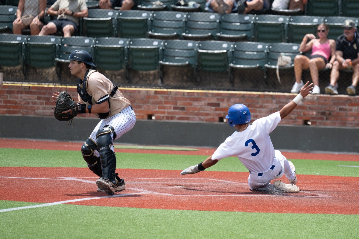 SMCCCougars's tweet photo. .@SoMtnBaseball posted a 13-12 victory over East Central CC (MS) to Continue its Time at the World Series! 

Sophomore Jack Meissner drove in the final 5 #SMCC runs, all with two outs: https://t.co/MVfbQYNsIR 

Cougars set new program record with 49 wins! @lano11o7 @CatchBot7 https://t.co/Ng2gLzQl4w