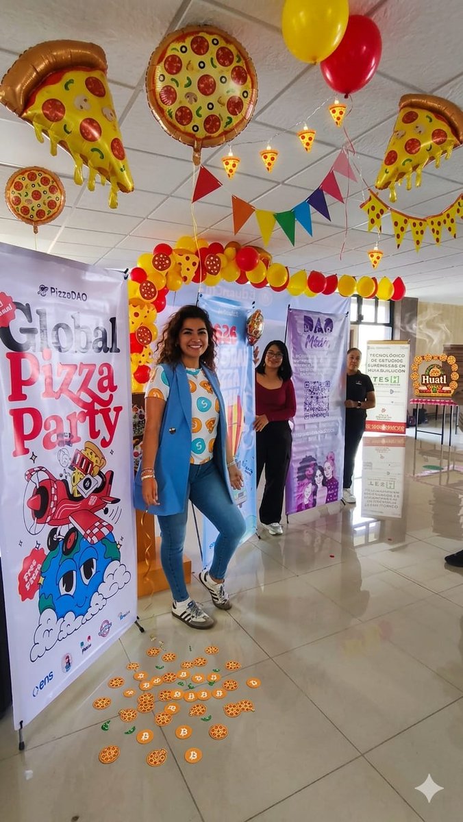 p2pmemexico's tweet photo. Clic clic 📷
Tuvimos nuestra primera activación offline de la mano de @HerDao_Mexico  y fue la mejor forma de celebrar el #BitcoinPizzaDay. 📷
Patrocinar este evento significó mucho para nosotros; apoyar a la comunidad y ver cómo crece el ecosistema en México es lo que nos mueve.
Gracias a todos los que pasaron a saludarnos. ¡Esto apenas comienza, se vienen cositas! 📷📷
#Web3 #P2Pme #HerDAO #BitcoinPizzaDay