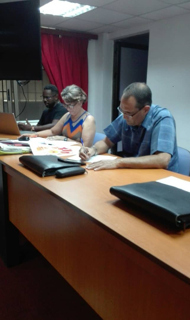 YanetHzP25's tweet photo. Desde #LaHabanadeTodos, Livan Izquierdo Alonso, máximo dirigente político capitalino, lideró el más reciente encuentro de la Comision del Gobierno Provincial , para la recreación, indicando agilizar los preparativos para la etapa del verano que se avecina. https://t.co/cg1HdTSldX