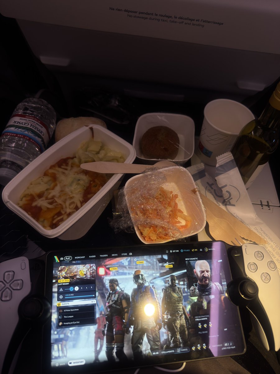 EspadaMag's tweet photo. @travelhacked Already worked for us on a 10 hr flight to Europe. @Starlink + Airlines = good gaming on a flight. 

@RHYDIZEL @clayyyy @ARCRaidersGame https://t.co/WCJNvVFPT2