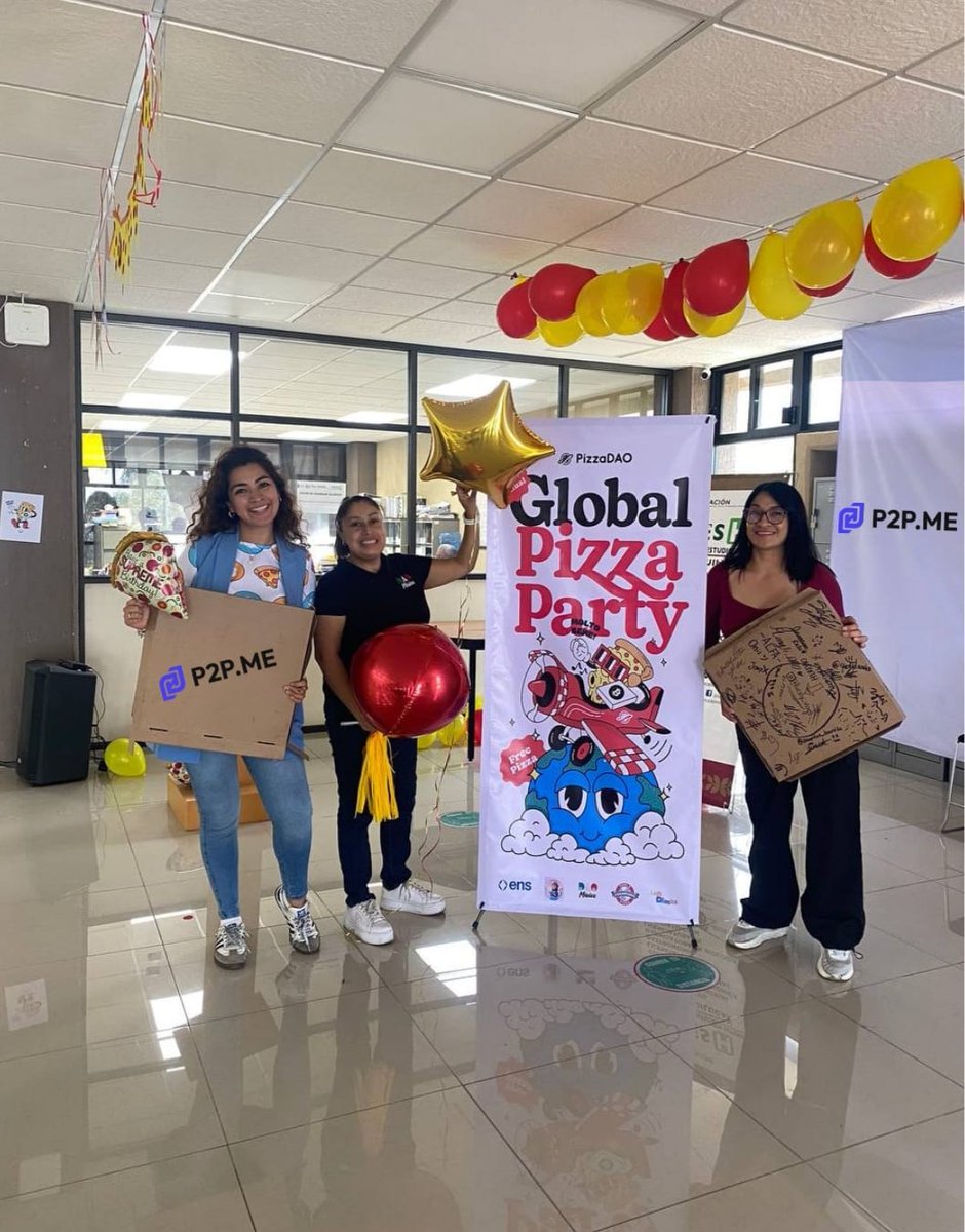 p2pmemexico's tweet photo. Clic clic 📷
Tuvimos nuestra primera activación offline de la mano de @HerDao_Mexico  y fue la mejor forma de celebrar el #BitcoinPizzaDay. 📷
Patrocinar este evento significó mucho para nosotros; apoyar a la comunidad y ver cómo crece el ecosistema en México es lo que nos mueve.
Gracias a todos los que pasaron a saludarnos. ¡Esto apenas comienza, se vienen cositas! 📷📷
#Web3 #P2Pme #HerDAO #BitcoinPizzaDay