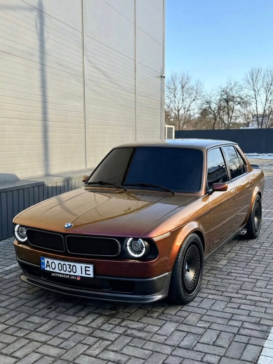 nocarcontext's tweet photo. BMW E30 🤎🤎 https://t.co/w7dVaubEBl