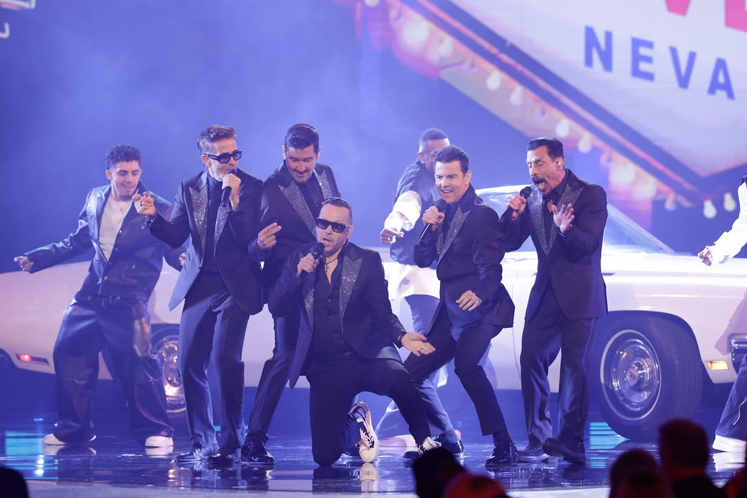 BARABASMEN's tweet photo. New Kids On The Block brought iconic energy to the AMAs in Vegas wearing our Halong Rhinestone Blazer. Swipe through for a closer look at the shine, detail, and performance-ready style. 🔥

Shop now: https://t.co/y7bUEBTXp0
For a limited time, enjoy 10–30% OFF at checkout! https://t.co/ZPyV6Y2Xsc