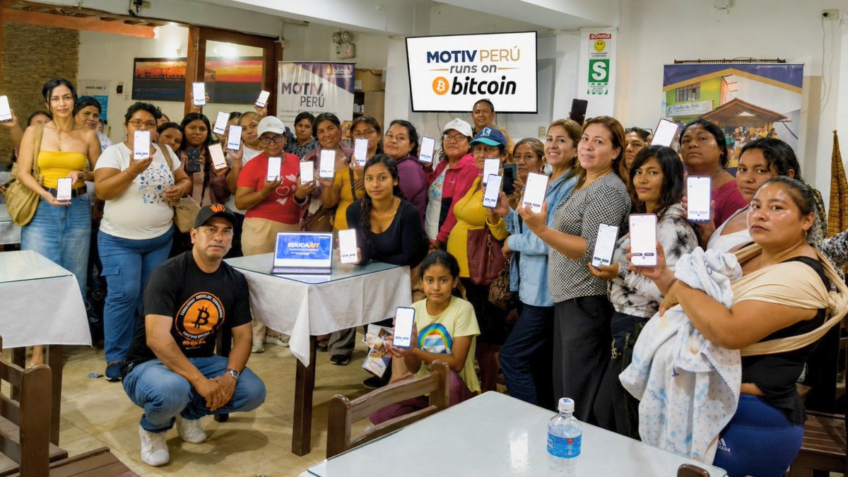 MotivPeru's tweet photo. 📚⚡ First Educa Bit class in Huanchaco, Trujillo, Peru.

At Motiv Peru, through these workshops aimed at artisans, hotels, and restaurants, we promote financial education, financial sovereignty, and the development of circular economies through the use of Bitcoin.

We continue to provide knowledge and new opportunities to strengthen businesses and communities. ₿🇵🇪

#EducaBit #MotivPeru #Bitcoin #FinancialEducation #BitcoinEducation #Huanchaco #BTC #CircularEconomies @kinetic_finance
@awstian
@JoeNakamoto
@isabellasg3
@LOReBitcoin
@MotivPM
@RunwithBitcoin
@frankcorva
@paystand
@piratehash
@madalena_antao
@b4_humanity