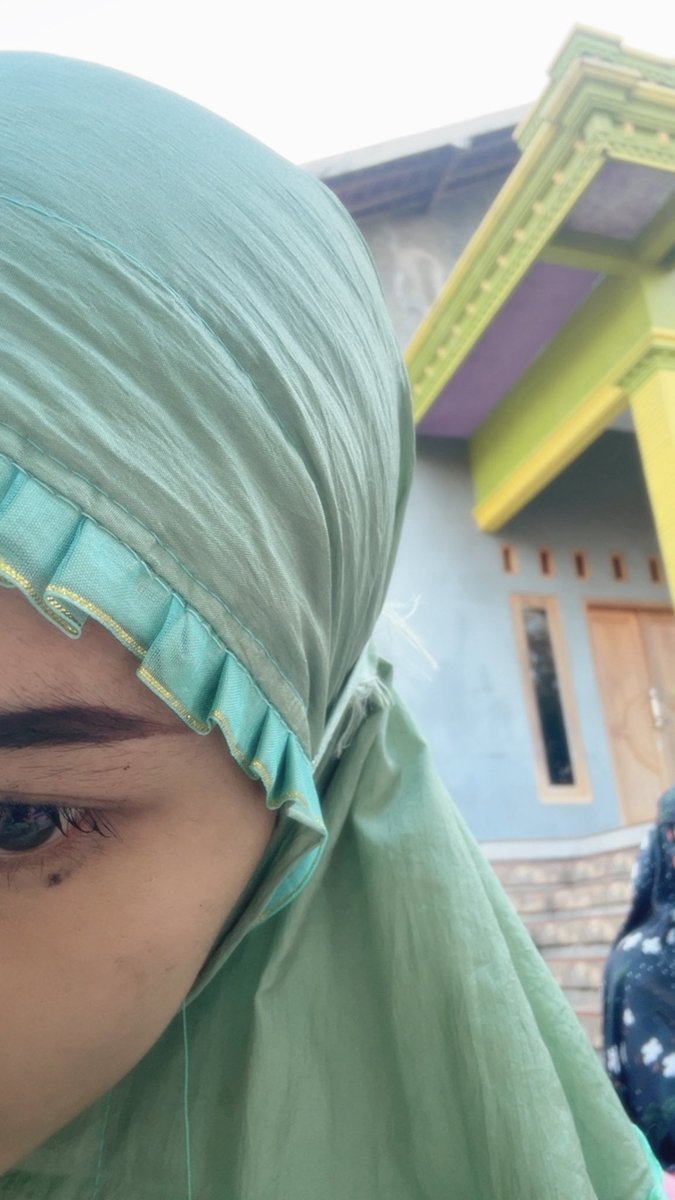 depesatu's tweet photo. keburu-buru jadi longsor mascaraku😭 https://t.co/29hhZ0lwXL