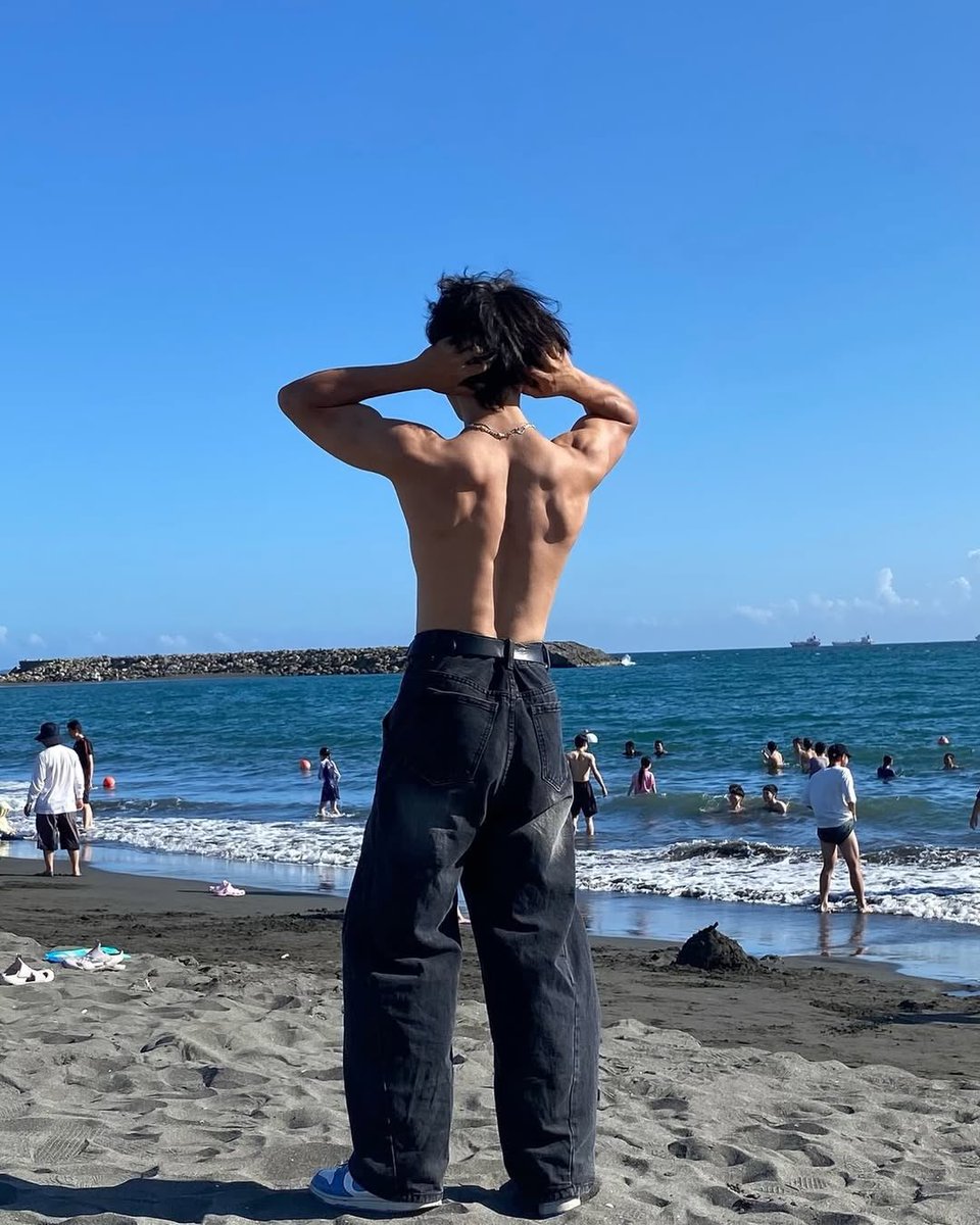 _apocalypse08's tweet photo. 𝟮𝟬𝟮𝟱 ☀️ 夏天

#旗津 #高雄 #肌肉 #台北 #體育生 https://t.co/VsrPgs9JEO